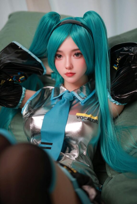 Hatsune-Miku-Japanese-Anime-Celebrity-Sex-Doll-32